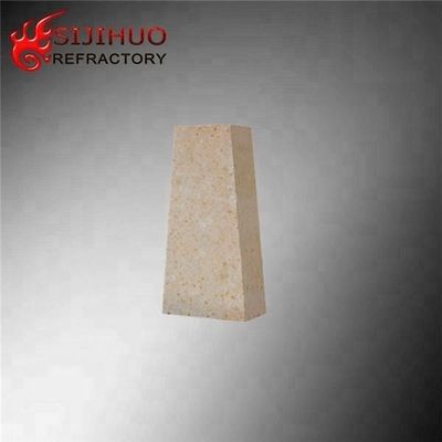 1Los ladrillos refractarios de alumina con alto contenido de SiC de.2-1.4% para hornos de cemento de color amarillo