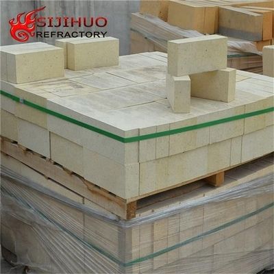 1Los ladrillos refractarios de alumina con alto contenido de SiC de.2-1.4% para hornos de cemento de color amarillo